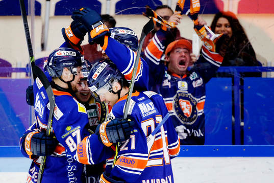 Växjös Noah Welch jublar