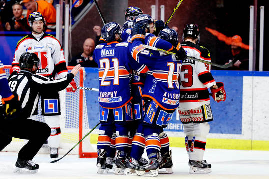 Växjös spelare jublar