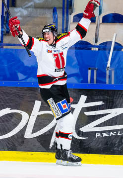 Örebros Marko Anttila jublar