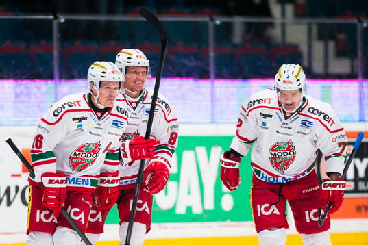 Modos Marcel Hossa (m) gör 0-1 och jublar med Jonathan