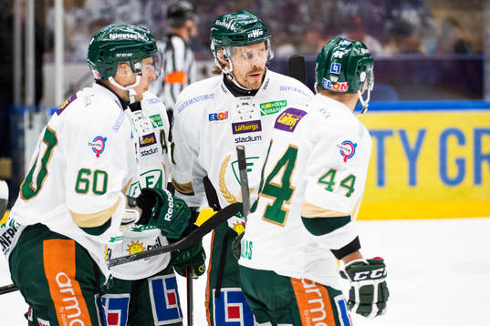 Färjestads Tero Koskiranta och Anssi Salmela jublar