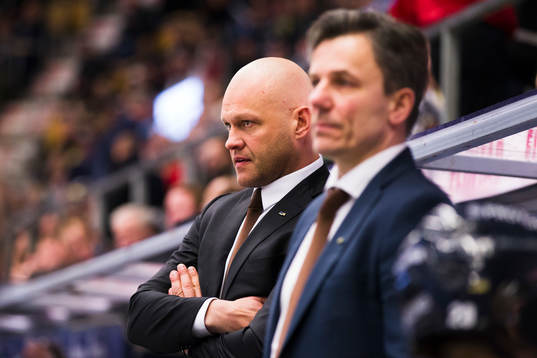 s tränare Andreas Johansson och assisterande tränare
