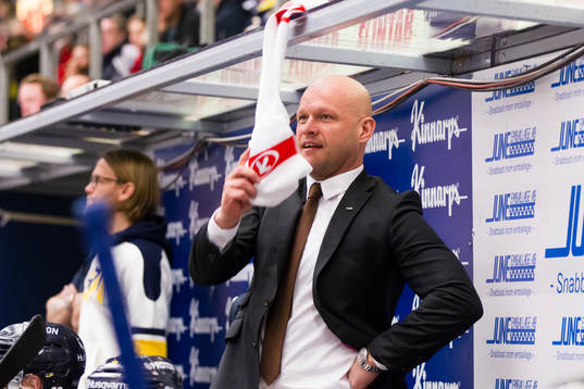 s tränare Andreas Johansson missnöjd med domslut