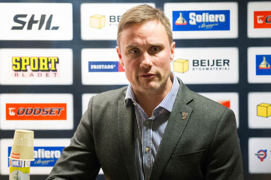 Frölundas tränare Roger Rönnberg på presskonferensen