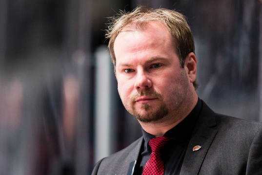 Modos assisterande tränare Henrik Gradin