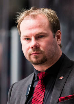 Modos assisterande tränare Henrik Gradin