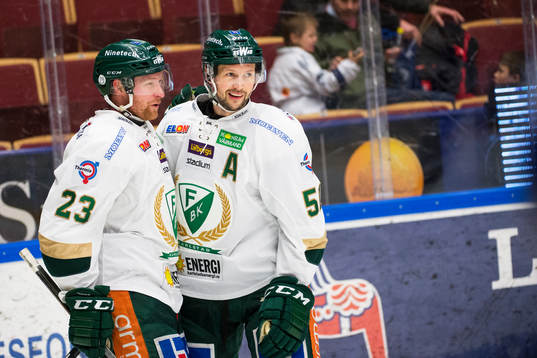 Färjestads Martin Röymark och Rickard Wallin jublar