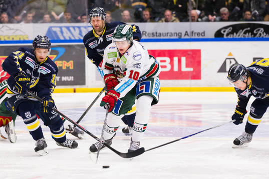s Calle Ridderwall, Jere Karalahti och Andreas Jämtin (h)