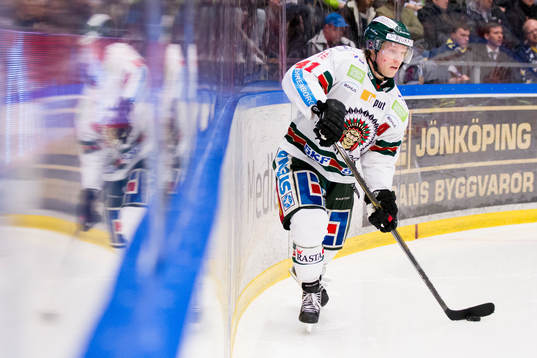 Frölundas Mathis Olimb med pucken