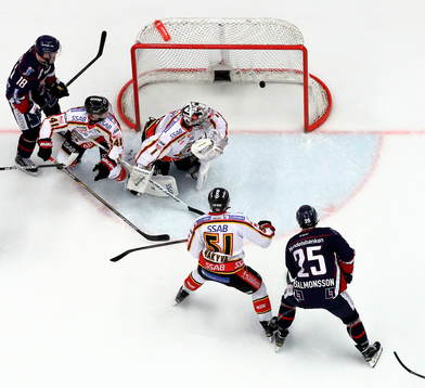 Mål 2-3 av Linköpings Kent McDonell