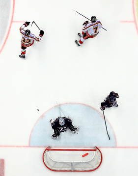 Mål 3-4 av Luleås Dean Kukan utanfrö bild förbi