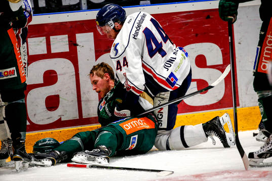 Färjestads Per Åslund och Linköpings Jonas Junland