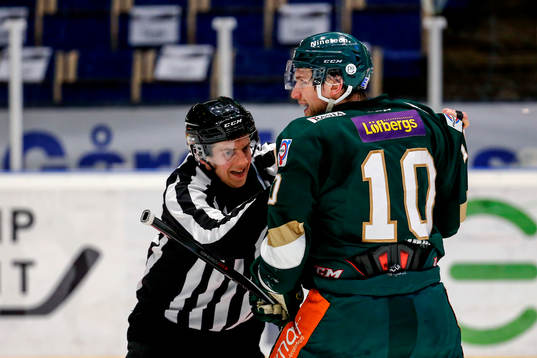 Färjestads Shawn Lalonde är upprörd