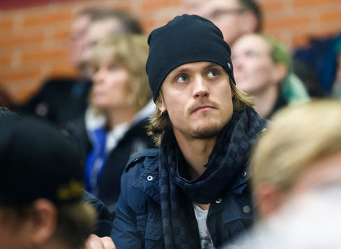 Magnus Nygren sitter på läktaren