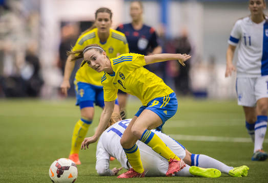 Bläddra bland fler bilder av Fotboll, Dam, Träningslandskamp, Finland - Sverige