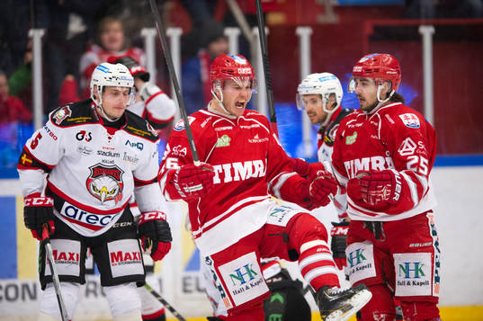 Timrås Oscar Johansson jublar