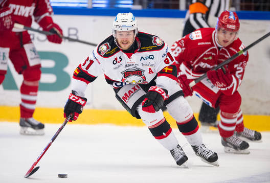 Malmö Redhawks Nicklas Jadeland med puck