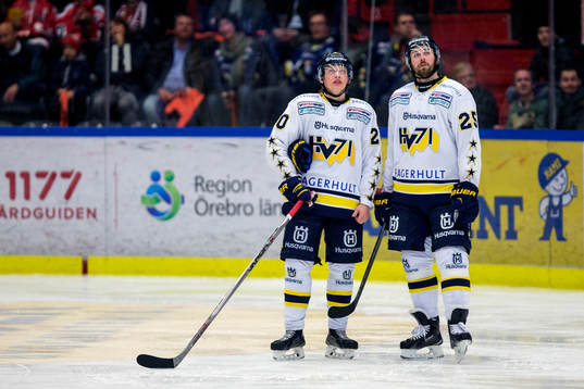 s Lawrence Pilut och Mattias Karlsson deppar