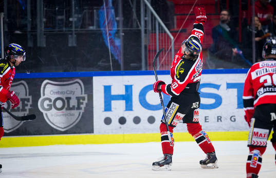 Örebros Marcus Weinstock gör 6-1 och jublar
