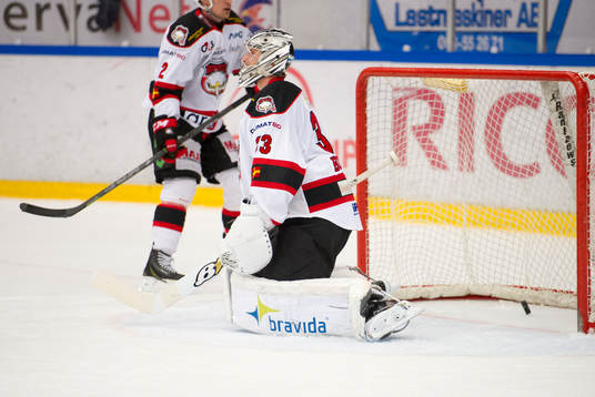 Malmö Redhawks målvakt Niko Hovinen släpper in 4-2 målet