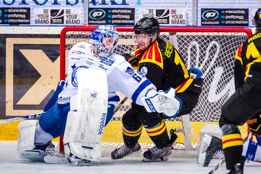 Leksands målvakt Oscar Alsenfelt och Brynäs Simon