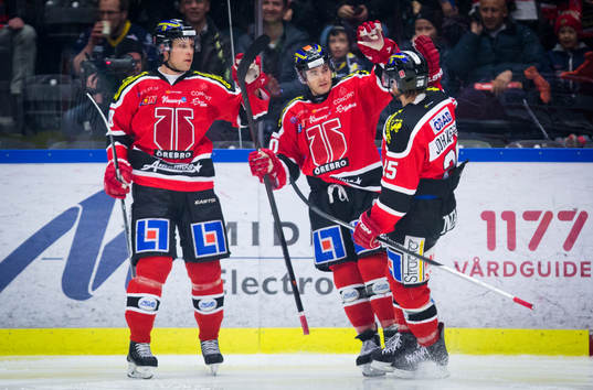 Örebros Derek Ryan gör 4-0 och jublar