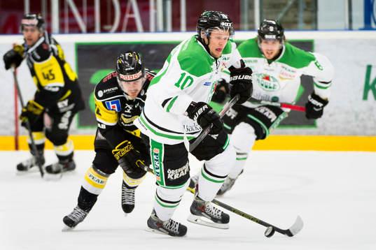 Rögles Viktor Lindgren och Västerås Fredrik Johansson