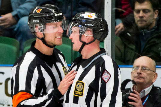 Domare Andreas Harnebring och Roland Gille