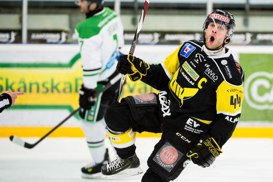 Västerås Per Helmersson jublar