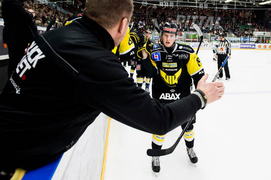 Västerås Erik Andersson jublar