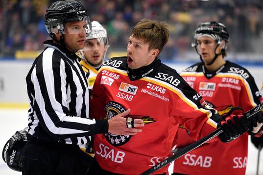 Luleås Per Ledin är upprörd på Skellefteås Janne