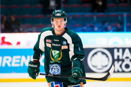 Färjestads Toni Rajala på uppvärmningen
