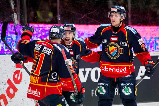 Djurgårdens Steve Saviano jublar
