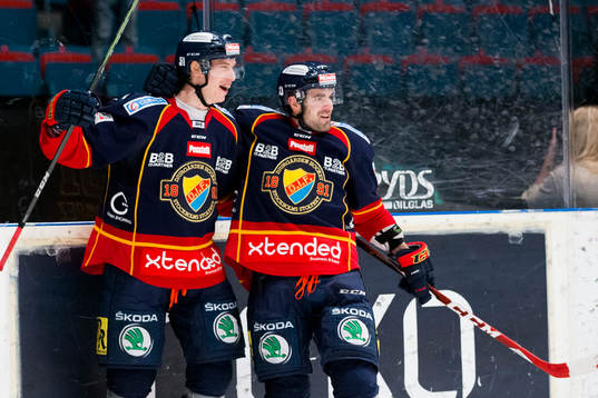 Djurgårdens Robin Alvarez och Damien Fleury jublar