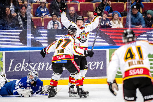 Luleås Lucas Wallmark jublar