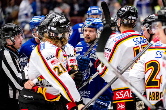 Leksands Viktor Mårtensson i bråk