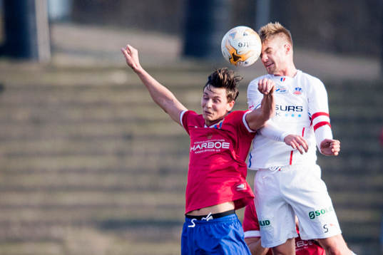 Helsingborgs Johan Mårtensson i nickduell med