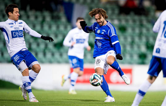 Sundsvall Simon Helg skjuter ett skott
