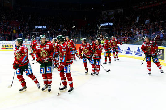Frölundas spelare jublar