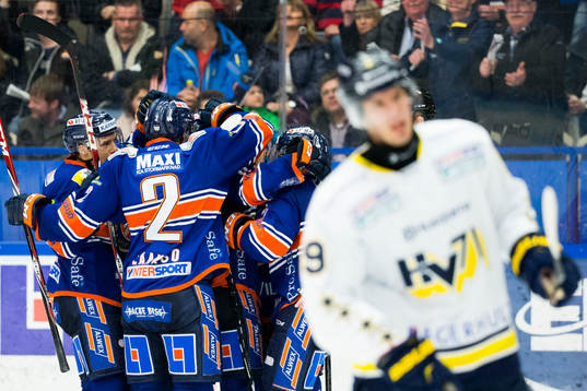 Växjös spelare jublar