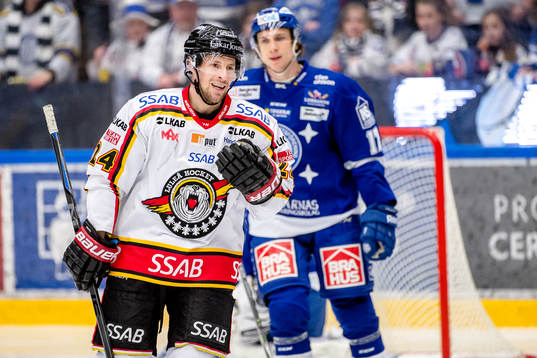Luleås Cam Abbott jublar