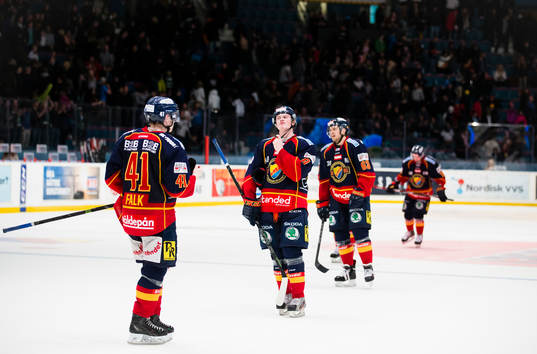 Djurgårdens Alexander Falk (v), Linus Arnesson (m) och