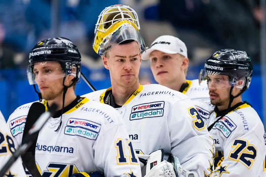 s målvakt Gustaf Wesslau deppar
