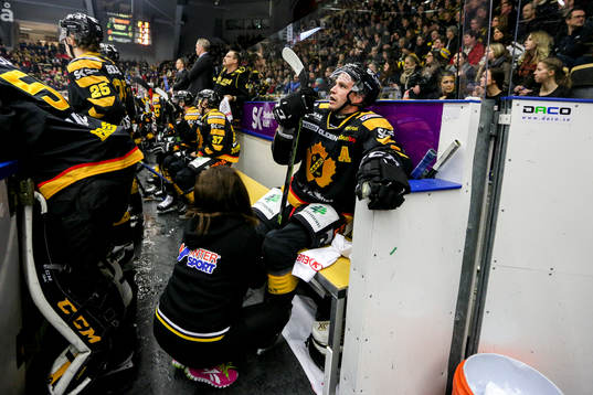 Skellefteås Pontus Petterström fick ont och lämnade