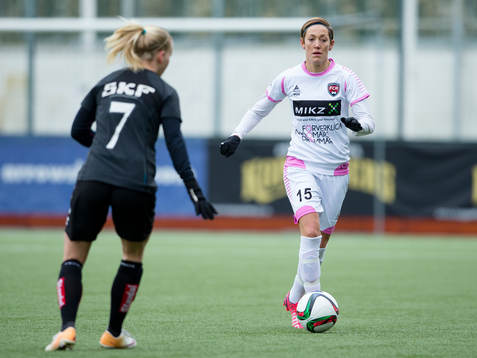 Rosengårds Therese Sjögran mot Göteborgs Adelina Engman