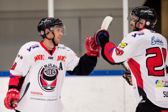 Mjölbys Andreas Besterman (tv) firas av Andreas Sundin