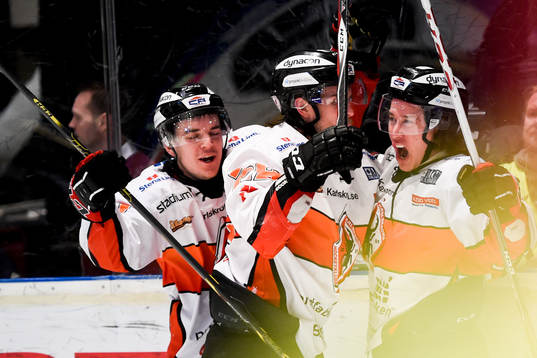 Karlskronas spelare jublar