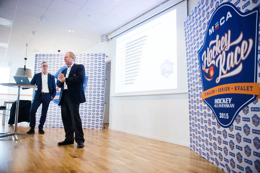 Stefan Bengtsson, VD HockeyAllsvenskan, och Krister Duwe,
