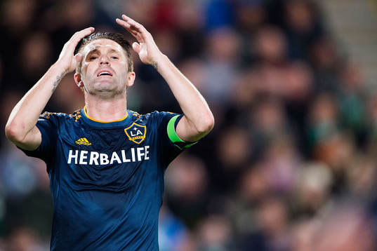 LA Galaxys Robbie Keane deppar