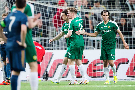 Hammarbys Linus Hallenius jublar